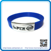 Silicone do bracelete do metal dos artigos do presente com logotipo feito sob encomenda